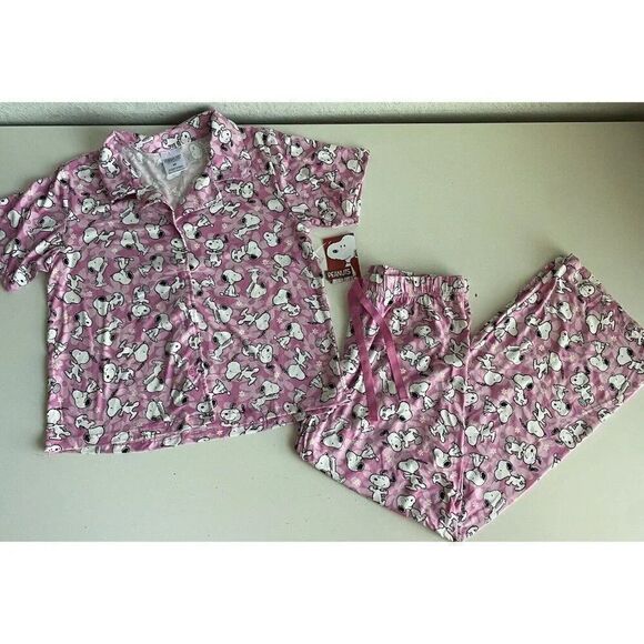 Peanuts SNOOPY Pink Women’s Sz M Pajama PJ Set Pants Short Sleeve Soft Daisies - Picture 1 of 8
